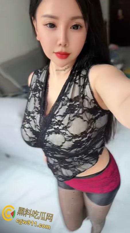 抖音巨乳网红【肉咪】,榜一金主定制视频,人妻感少妇劲爆骚舞,爆乳抠逼自慰反差至极 !-3