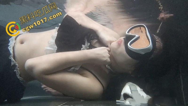 国产调教室新作:极致SM窒息,泳装少女小雨水底禁锢,泳衣紧贴雪肤,窒息中激情升腾,水底极致体验-3