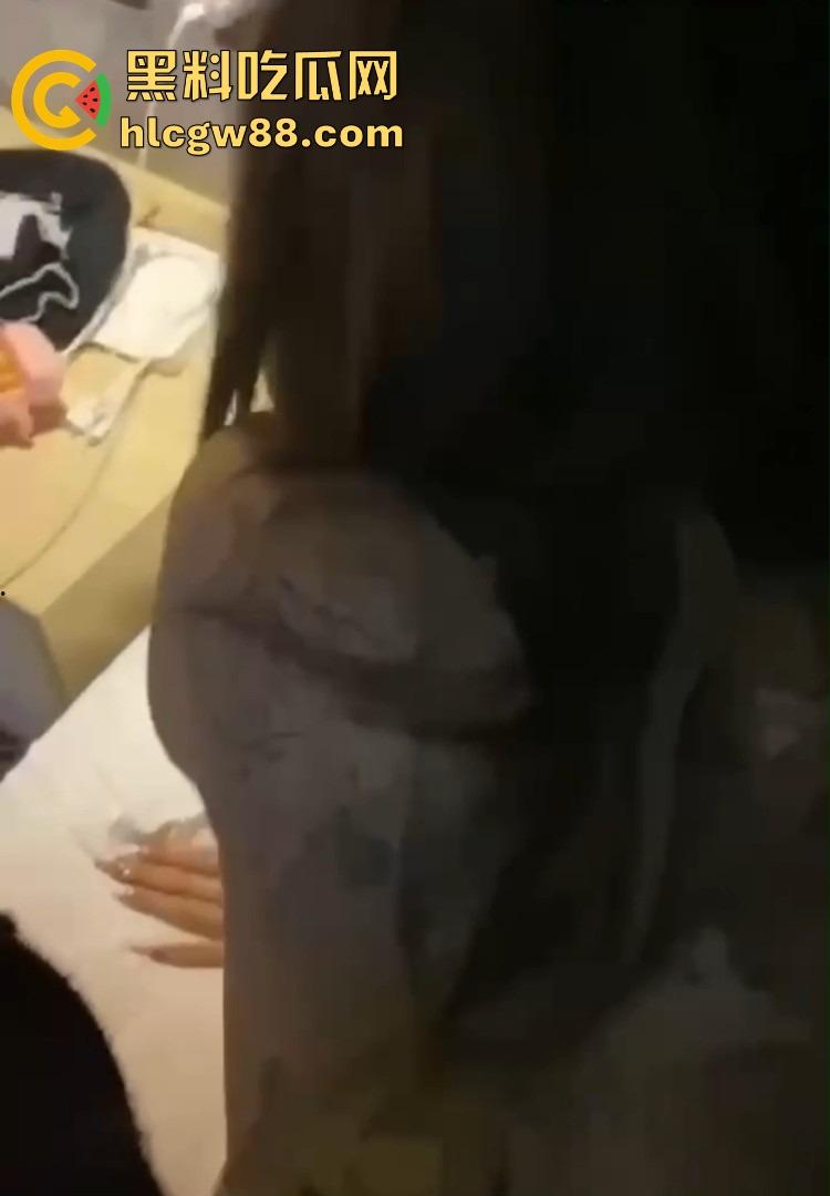 山东寿光顶级名媛【陈雅鑫】性爱视频疯传,富二代男友深夜疯狂输出,清纯女神竟被当成肉便器轮番爆操?-9