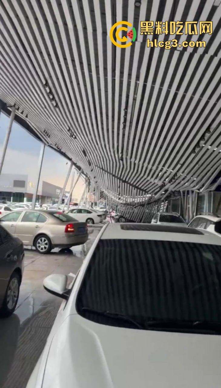 一觉醒来 天都塌了！宜宾市上江北二手车市场垮塌！精品车成了事故车！-9