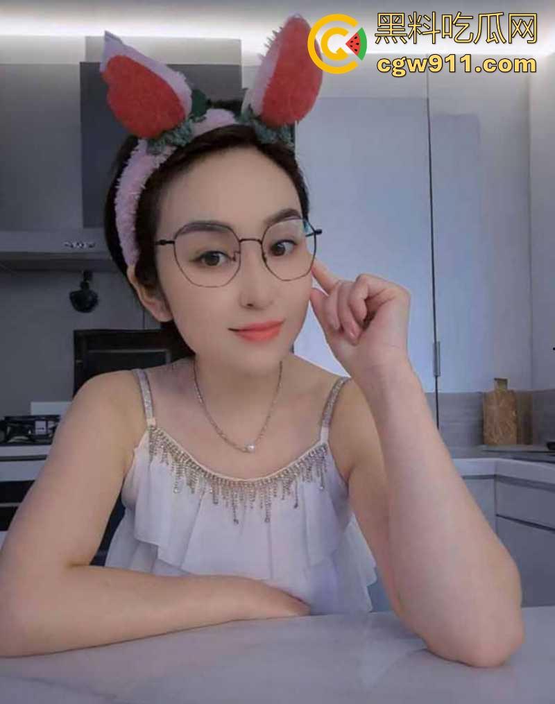 广东中医院反差护士【顾琳语】不雅视频流出,高知反差美女私下淫乱,饥渴暗骚出轨约炮 花式做爱超会玩!-5