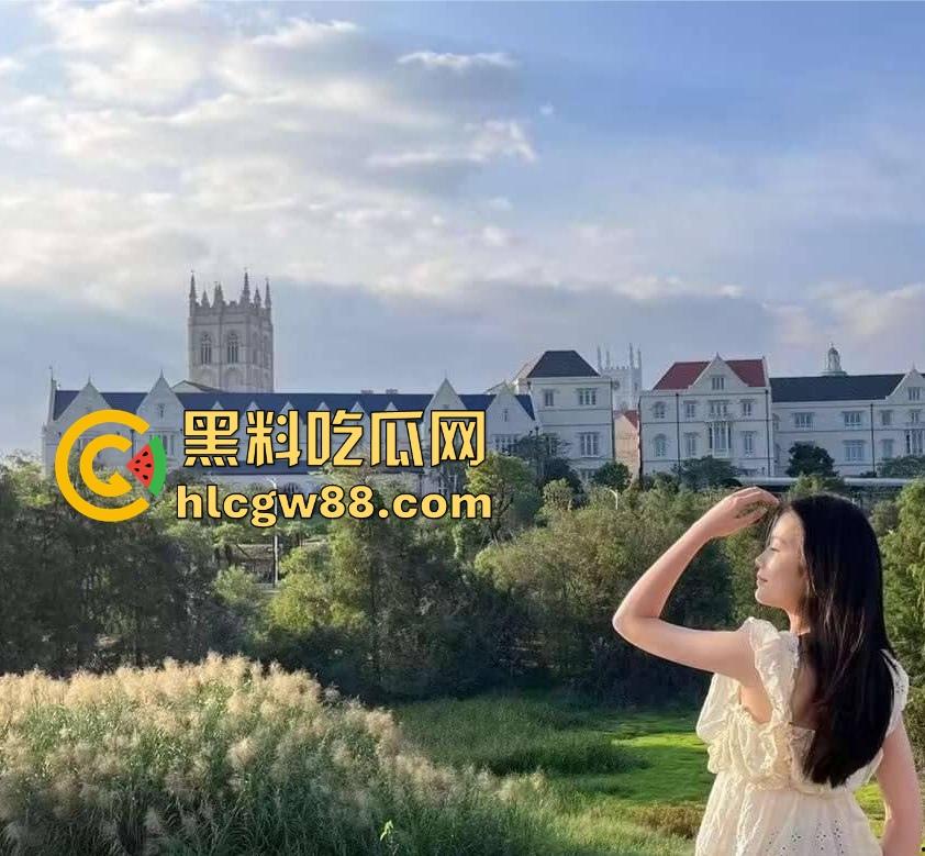 民航学院【吴婷】约炮视频流出,口活骚得离谱,满脸淫欲吞精不止,浪到像中了春药!-1