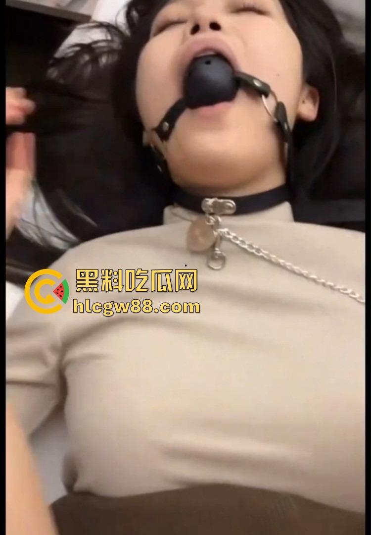 民航学院【吴婷】约炮视频流出,口活骚得离谱,满脸淫欲吞精不止,浪到像中了春药!-6