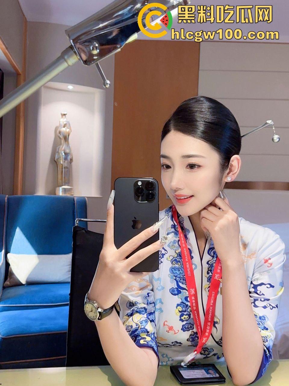 上海恋足癖老哥包养空姐只为玩脚,骚气空姐美脚喂蛋糕,老哥不日逼只玩脚,难言之瘾让人看傻!-1