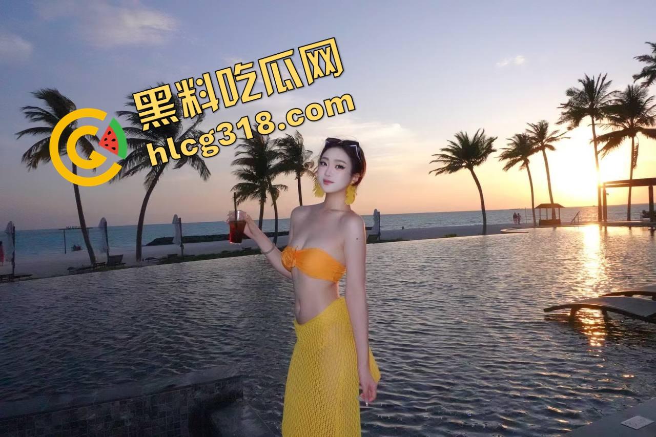 本想帮隔壁妹子炒个菜,结果她光身子出来说调料在高处,刚抱起来就干上了,出租屋啪啪太带感!-4