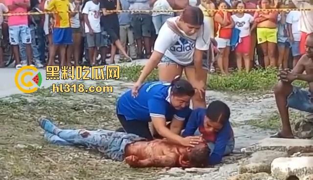 哥伦比亚双重谋杀案,疑似帮派报复,枪手杀害了不不尽兴,还要在死者头部猛踹几脚才愤愤离去,国外真乱!-9