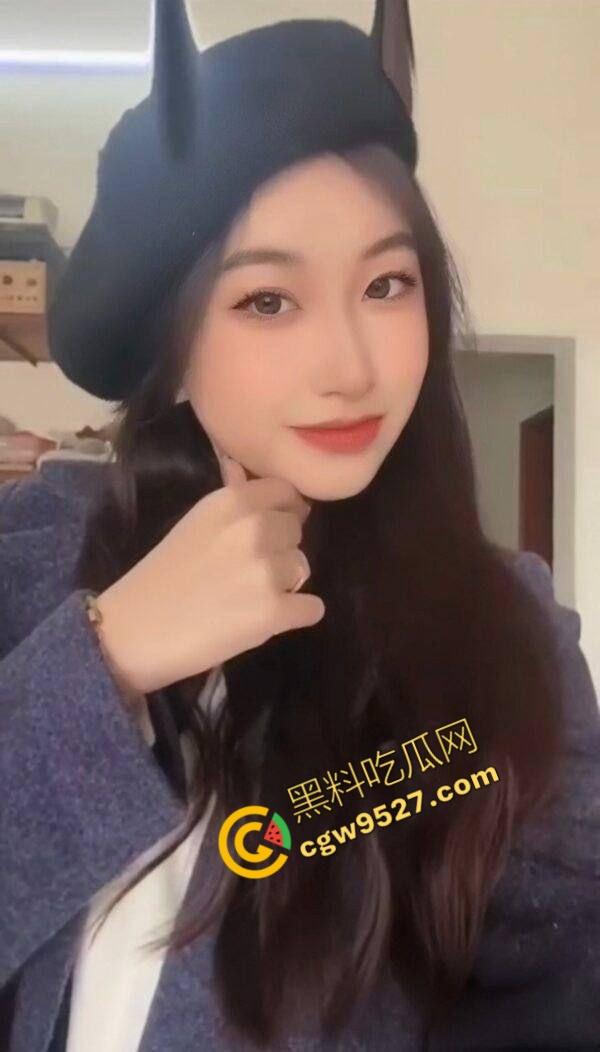 湖南人妻【王春艳】性瘾超强,刚出月子就偷情约炮,孩子一边吃奶,骚穴一边被操,真是淫荡至极-1