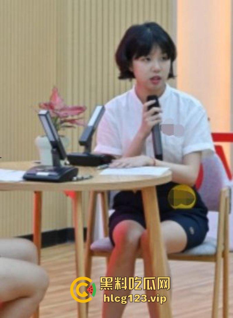 闽南师范大学团委【莹莹】极品反差婊被男友各种调教做爱 被操到高潮喷水-6