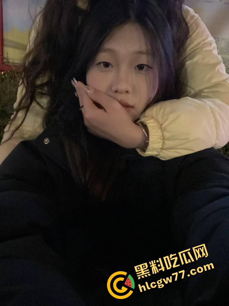 上海车展暗藏春色,蔚来销售『蒋丹丹』被吊操,小穴整根吞下白浆四溢,小母狗舔得比卖车还熟练!-2