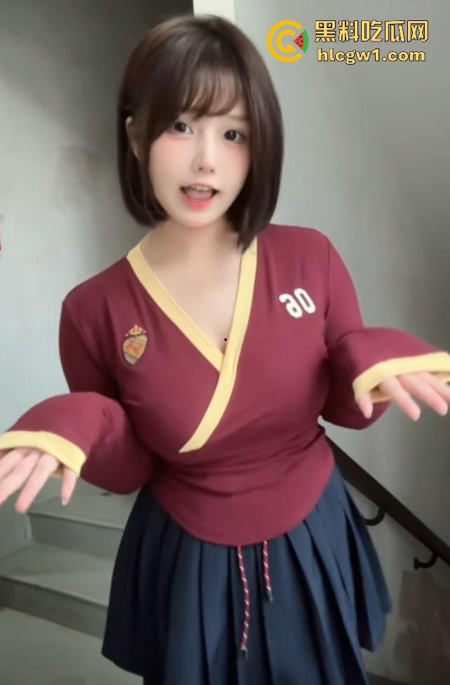 B站福利姬【凹兔嫚】翻车!火锅炖兔仔舰长福利曝光,童颜巨乳狼友直呼顶不住!-4