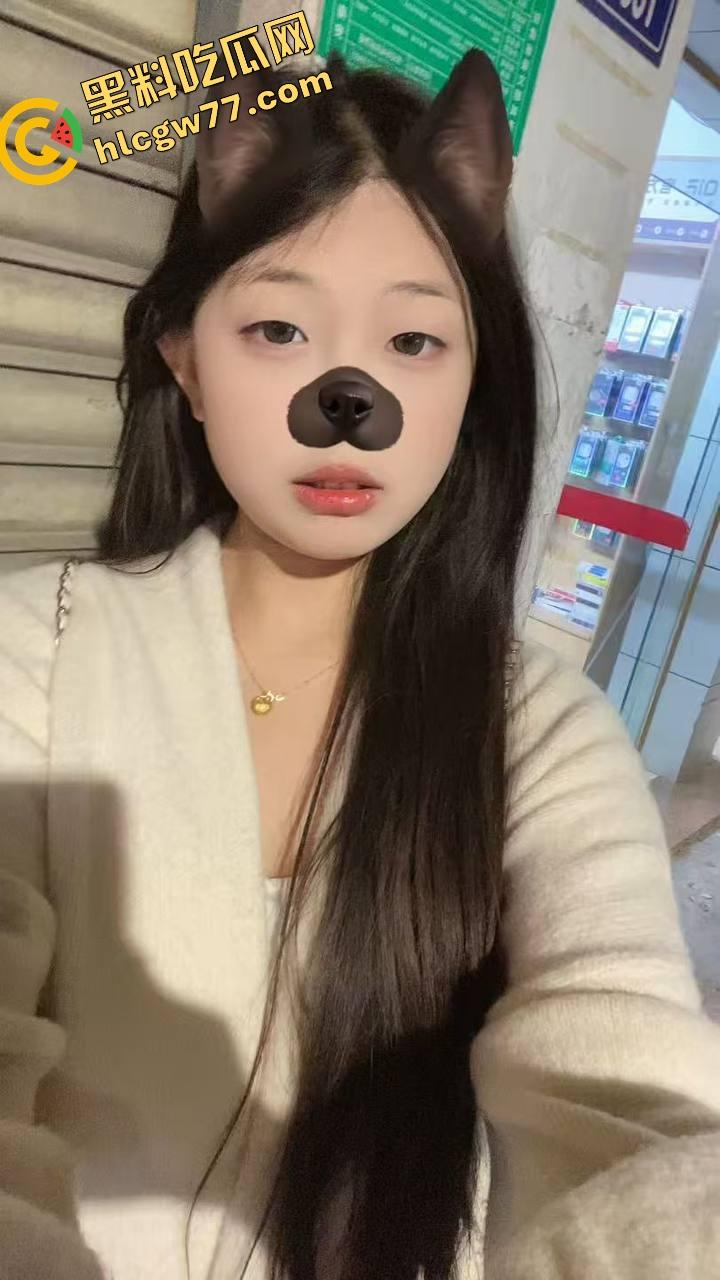 上海车展暗藏春色,蔚来销售『蒋丹丹』被吊操,小穴整根吞下白浆四溢,小母狗舔得比卖车还熟练!-4