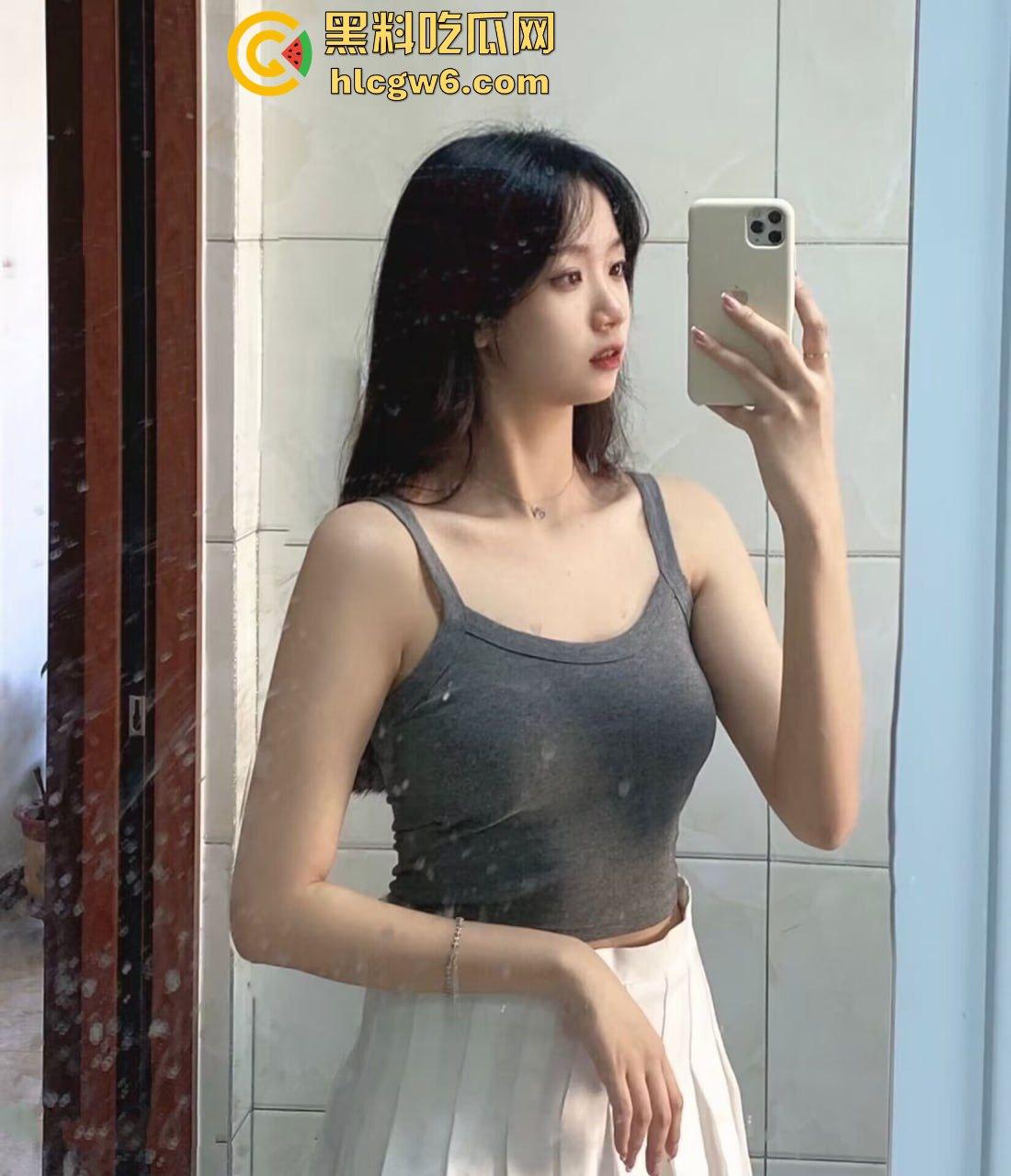 长沙24岁反差清纯小嫩妹【黎静静】跟男友性爱视频流出,不容易满足的母狗-11