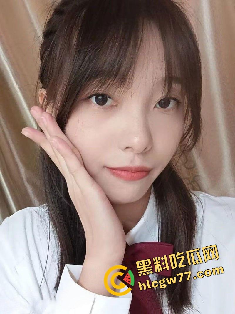 杭师院大一【苏小薇】清冷白月光实则黑丝女仆骚货,被操翻喷水私密视频疯传,学弟舔狗当场脑溢血!-1