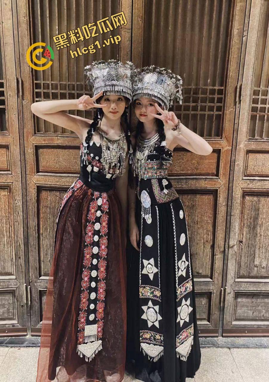 爆火泄密流出!云南苗族清纯美少女 口交深喉口爆 头饰摇曳沙响 极致诱惑!-5