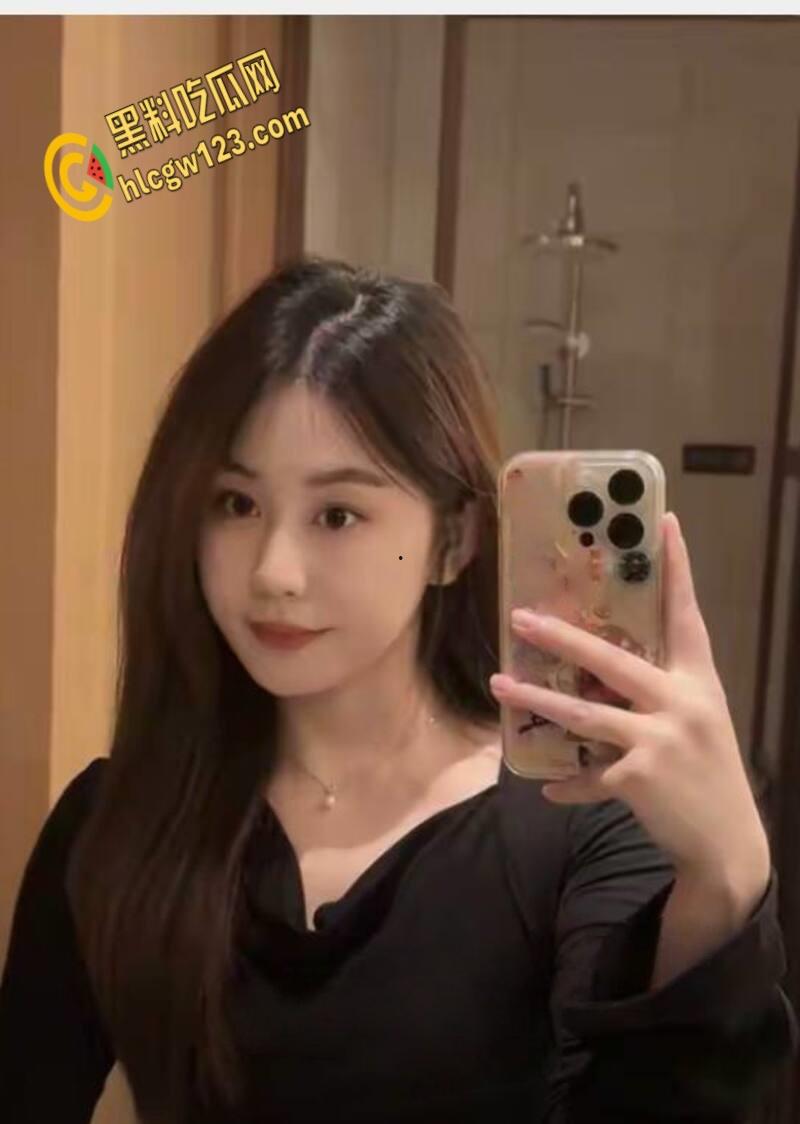 山西高平县美女主播【牛梓琪】,被金主高价拿下露脸口交,主动骑乘这身材简直太嫩了!-1