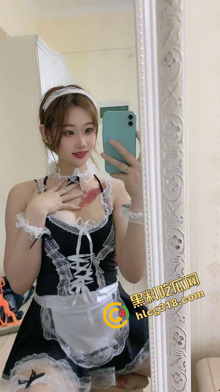 江苏理工大舌钉纹身女大生『宋婧妍』私密调教视频疯传，双手捆绑跪地持皮鞭，后入爆操深喉口交！-1