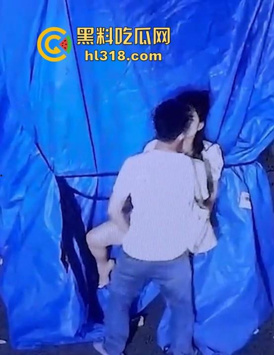 深夜小区惊现情侣野战,在监控底下明目张胆上演春宫戏,掰开双腿极其享受,小编实名表示羡慕!-5