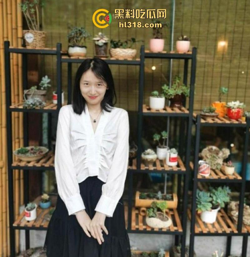 杭州师范大学清纯学妹【马慧琳】酒店性爱自拍曝光,反差婊本性暴露,口活超一流骚得让人鼻血直流!-1