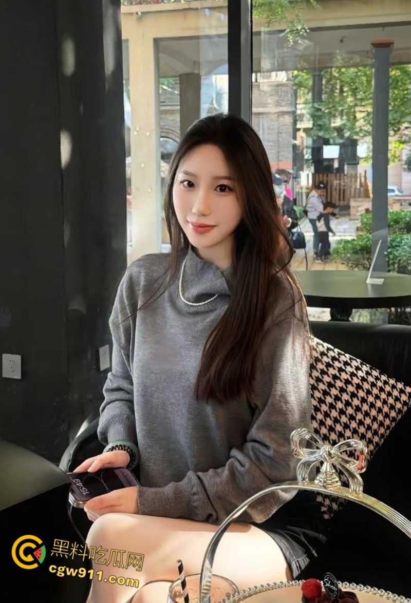 保定理工校花 【徐丽颖】,约炮成瘾玩情趣调教,穿JK戴狗链被爆操颜射吞精,堪称校园公交车随便上!-1