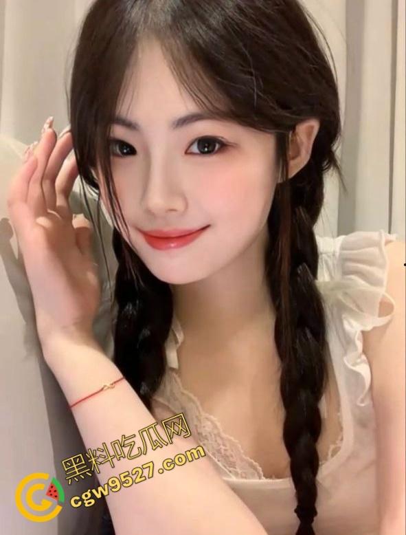 上海美乳人妻【张燕】出轨怀孕后被老公察觉, 大量不雅照公之于众,嫩乳美穴,魅力人妻-1