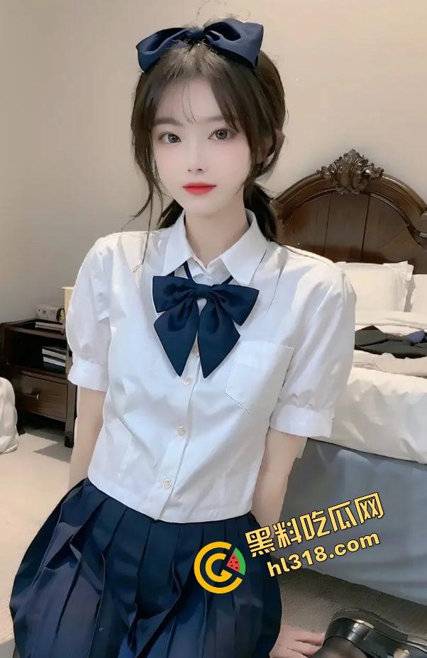 制服少女深夜骑行骚操作,街头大胆露出肉棒插共享单车坐垫自慰,假鸡巴插在体内骑车动作怪异引路人侧目!-5