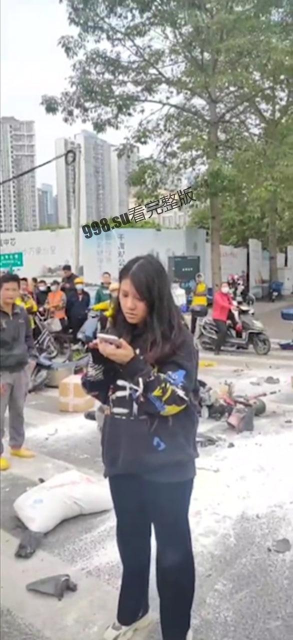 又见马路女杀手!监控拍下可怕一幕-6