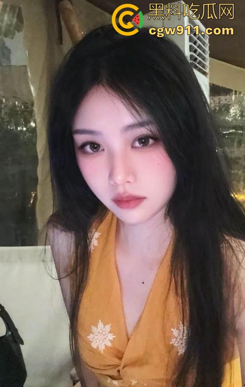 成都商学院极品学姐【吴依】下海园公交车, 赤裸跪姿吞吐肉棒,出租屋内接客多姿势性爱,呻吟不断极致淫骚!-3