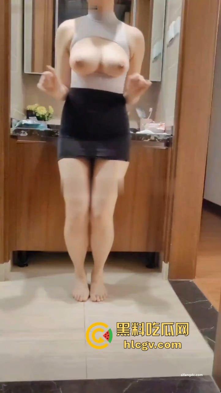 抖音27万粉丝【玉儿如梦】微胖天花板!送出自慰裸舞骚拍定制福利,粉丝彻底疯了!-3