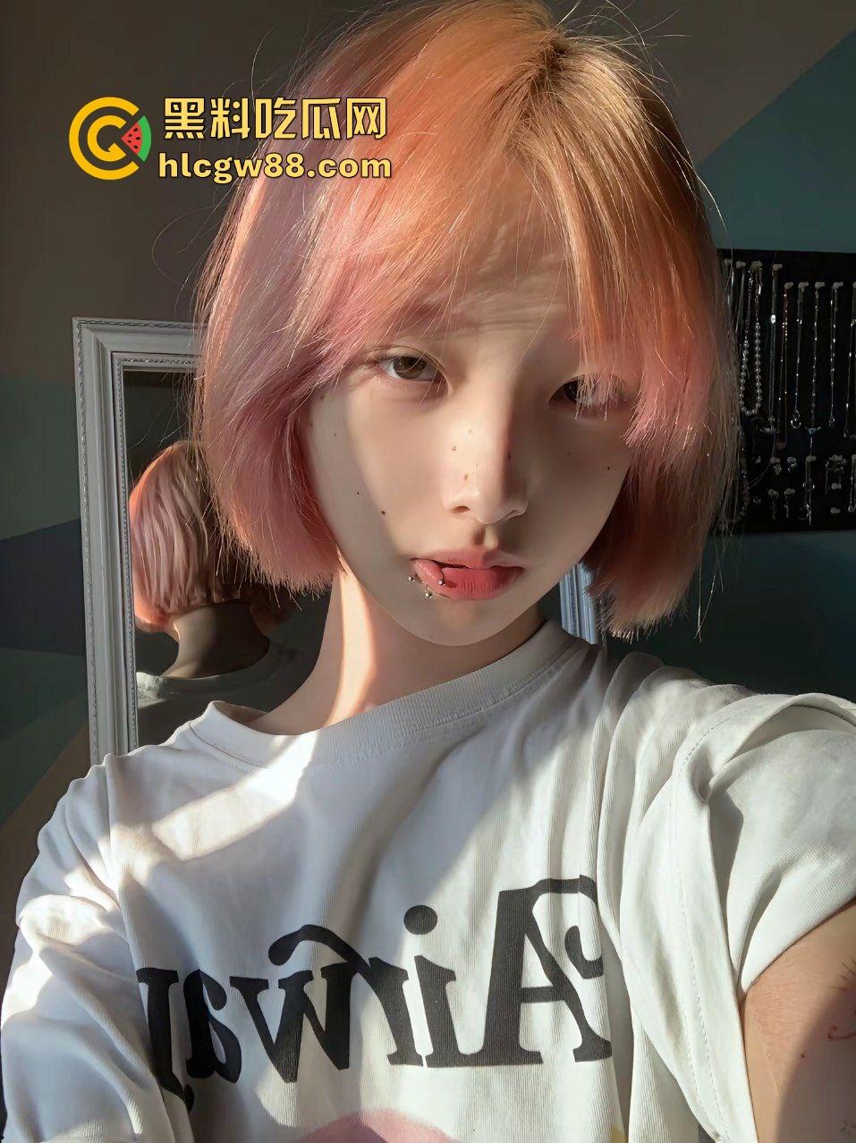 杭州气质女神反差婊【陈茜】大学毕业沦为大哥肉便器母狗,淫荡口交后入操逼性生活丰富!-1