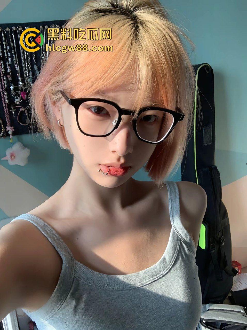 杭州气质女神反差婊【陈茜】大学毕业沦为大哥肉便器母狗,淫荡口交后入操逼性生活丰富!-2