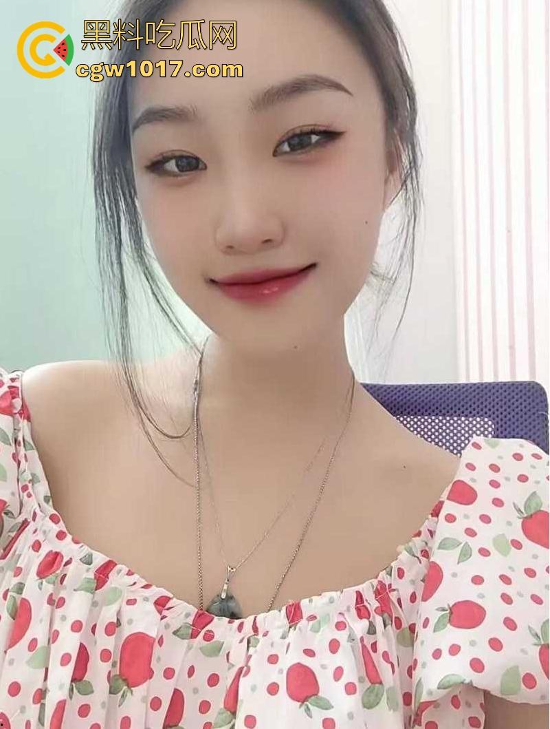 酒店幽会偷情出轨狂欢！年轻人妻母狗被情人猛攻骚穴，全程淫叫连连，不明所以的隔壁住客，以为是什么警报声了呢！-1