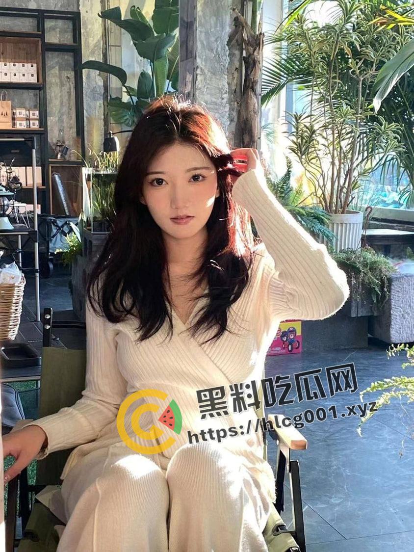 天津美术学院反差婊!体育生的肉便器 奶头粉嫩 身材极品 叫声太浪了 减低音量 放心食用-2