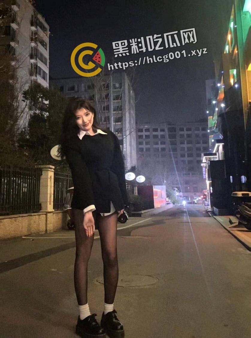 天津美术学院反差婊!体育生的肉便器 奶头粉嫩 身材极品 叫声太浪了 减低音量 放心食用-6