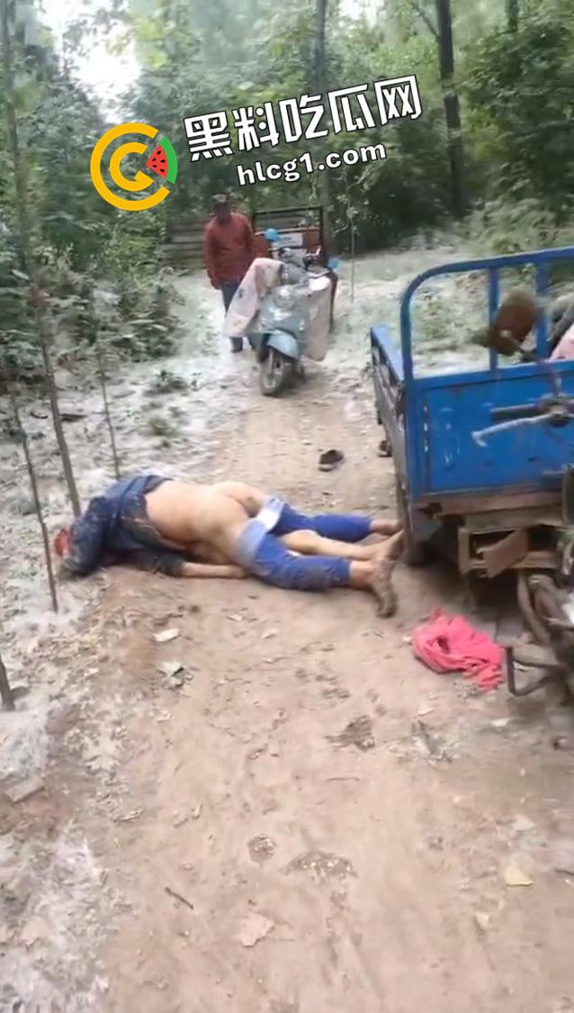 野战中暑双双毙命 还是大爷大妈玩的狠啊 为了高潮宁愿去死-3