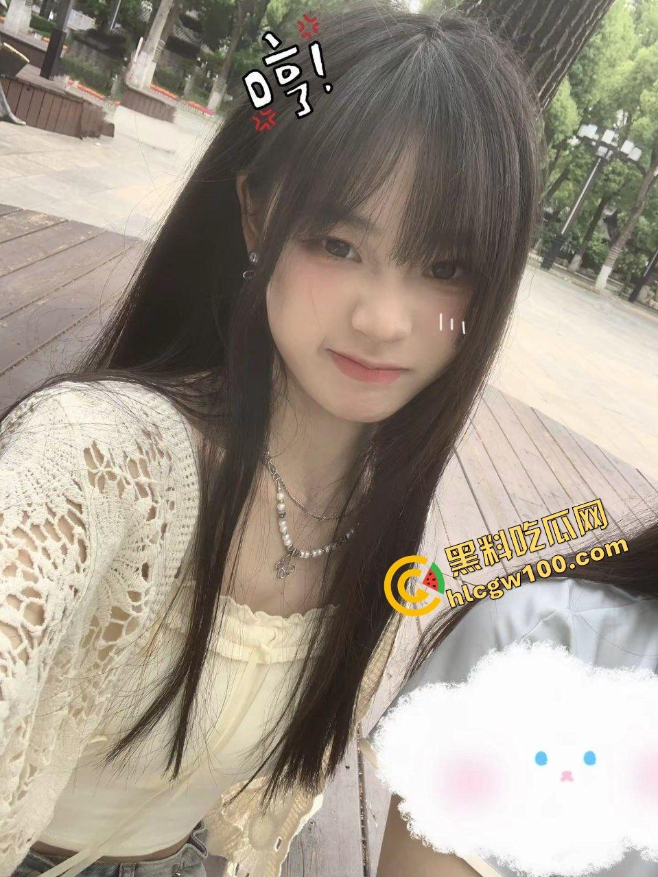 江西南昌清纯嫩妹反差少女【李晨柠】被精神小伙得吃,酒店约炮各种淫荡草逼娇喘!独家曝光流出!-2