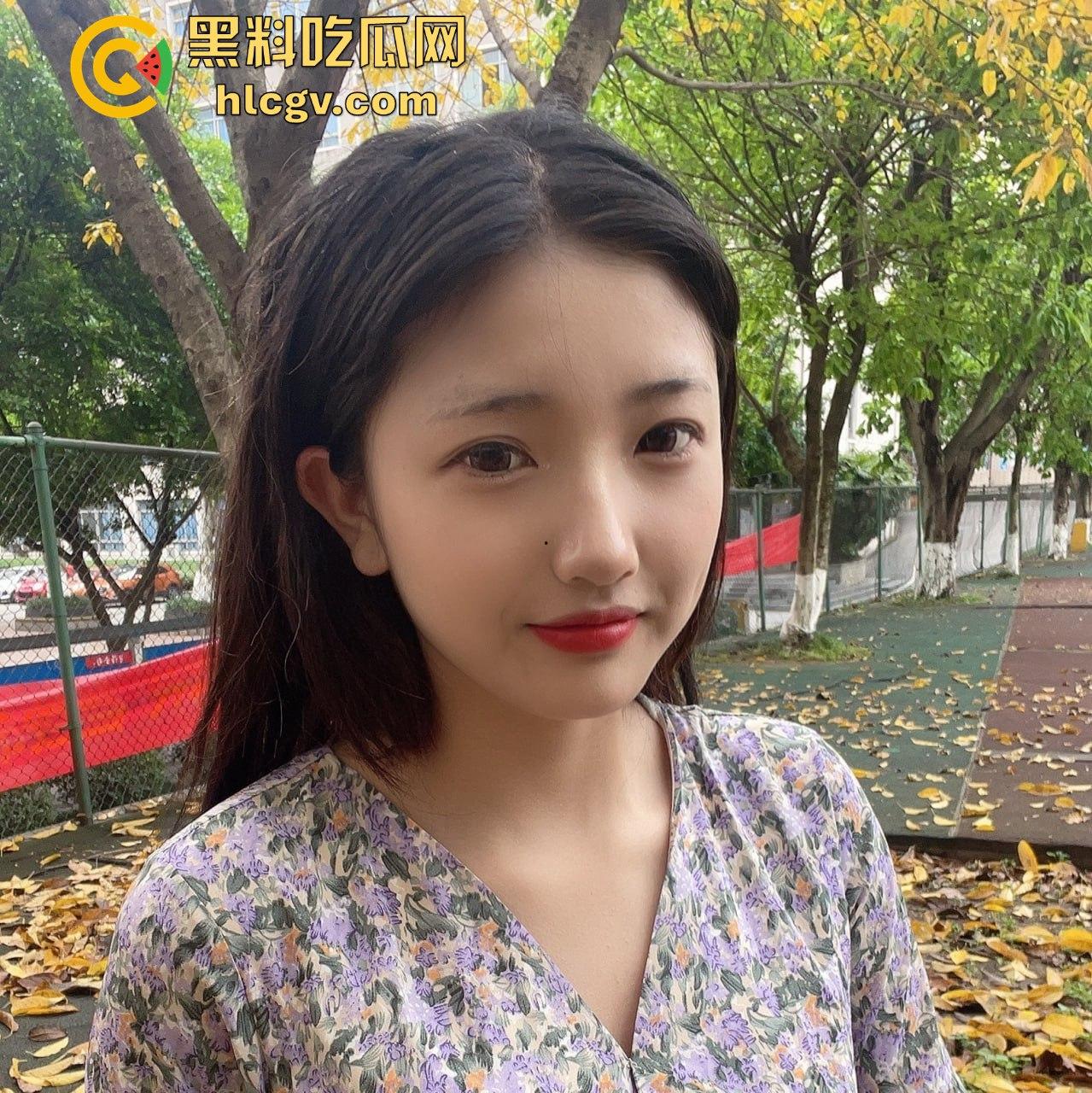 重庆航天职业技术学院班花『黄欣弦』被玩弄调教视频流出!敏感体质高潮痉挛,淫叫不断直呼受不了!-1