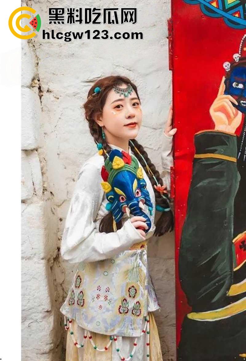 御姐颜值巨乳校花【顾盈】，太原职业技术学院骚逼，胸大腰细身材粉嫩逆天，舔功一流眼神勾人！-6