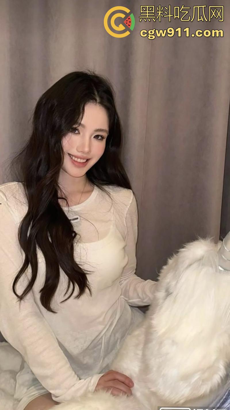 你女神只是富人母狗，抖音600w粉丝网红【Shirley林】，裸聊勾引金主视频曝光，假名媛欺骗粉丝，真婊子自慰淫穴！-6