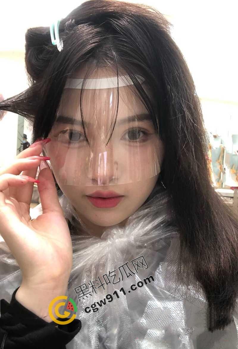 重庆洪崖洞海底捞美女领班【曲晓雯】与男友私拍流出!极品身材,无套猛干,淫叫不断,骚话羞辱彻底被玩坏!-8