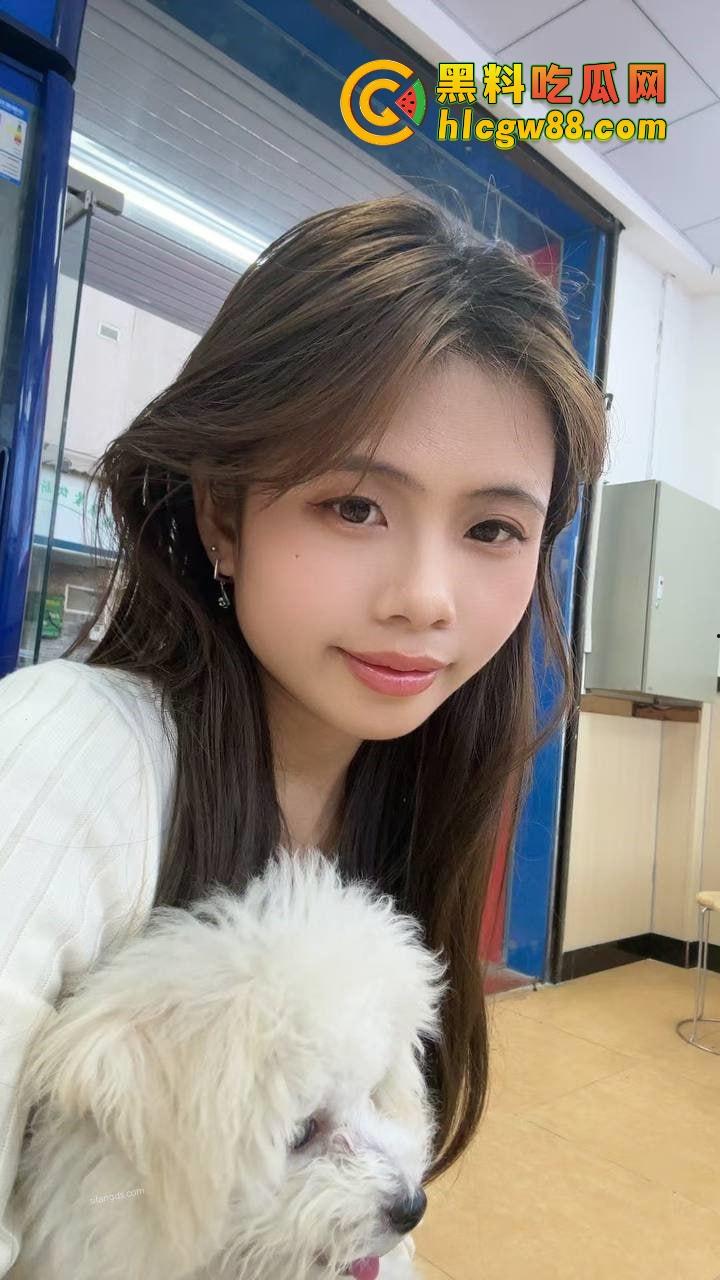 厦门酒吧气氛组极品眼镜骚婊『兰芊芊』酒吧10瓶皇家礼炮带走,制服丝袜被操高潮了主动求拍!-8