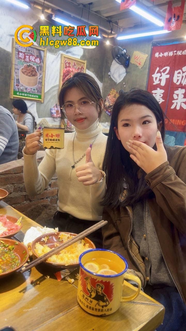 厦门酒吧气氛组极品眼镜骚婊『兰芊芊』酒吧10瓶皇家礼炮带走,制服丝袜被操高潮了主动求拍!-10