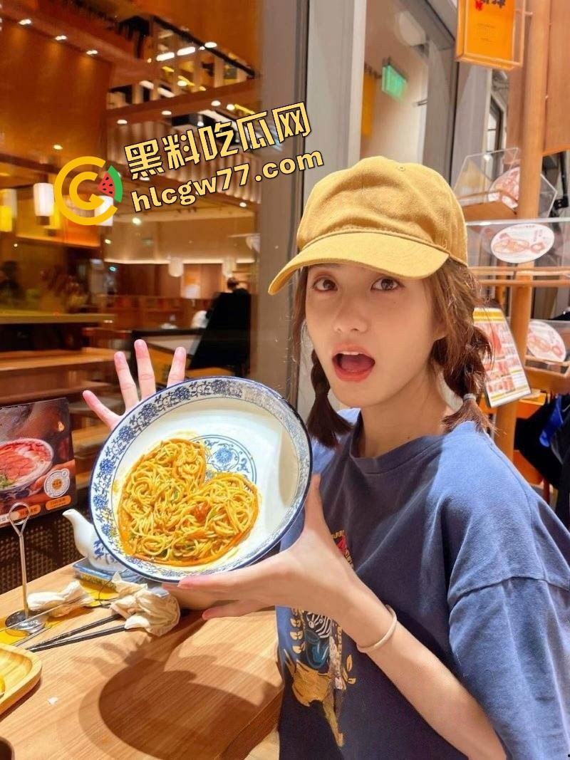 上海职院学院女神【潘玥】白裙学霸私下变性奴沉迷炮火,被同学轮操不够还主动给大叔爆肛!-5