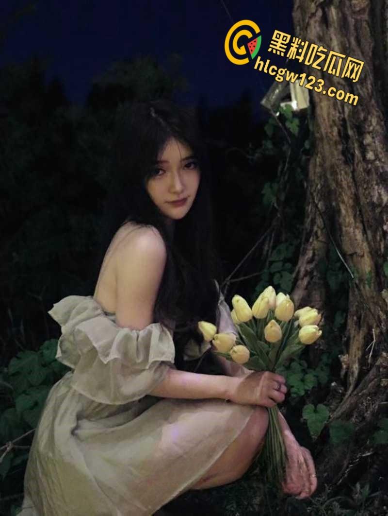 华中农业大学舞蹈生【曹晓菲】,黑丝红情趣装拴狗链,沙发后入呻吟太甜了 !-1