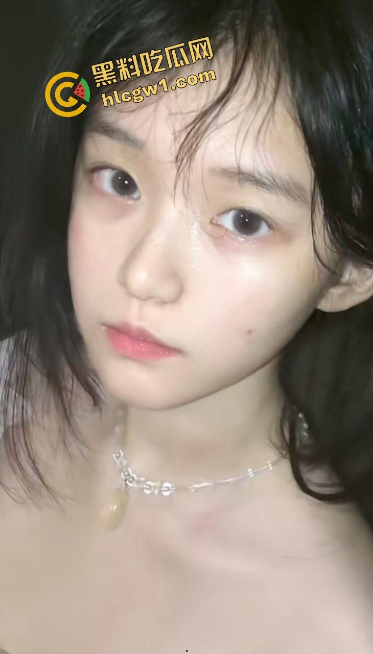 抖音155万粉丝清纯小太妹『一只忧郁的钢笔』嫩奶嫩逼反差嫩妹 与土豪蒙眼激情 独家曝光!-3