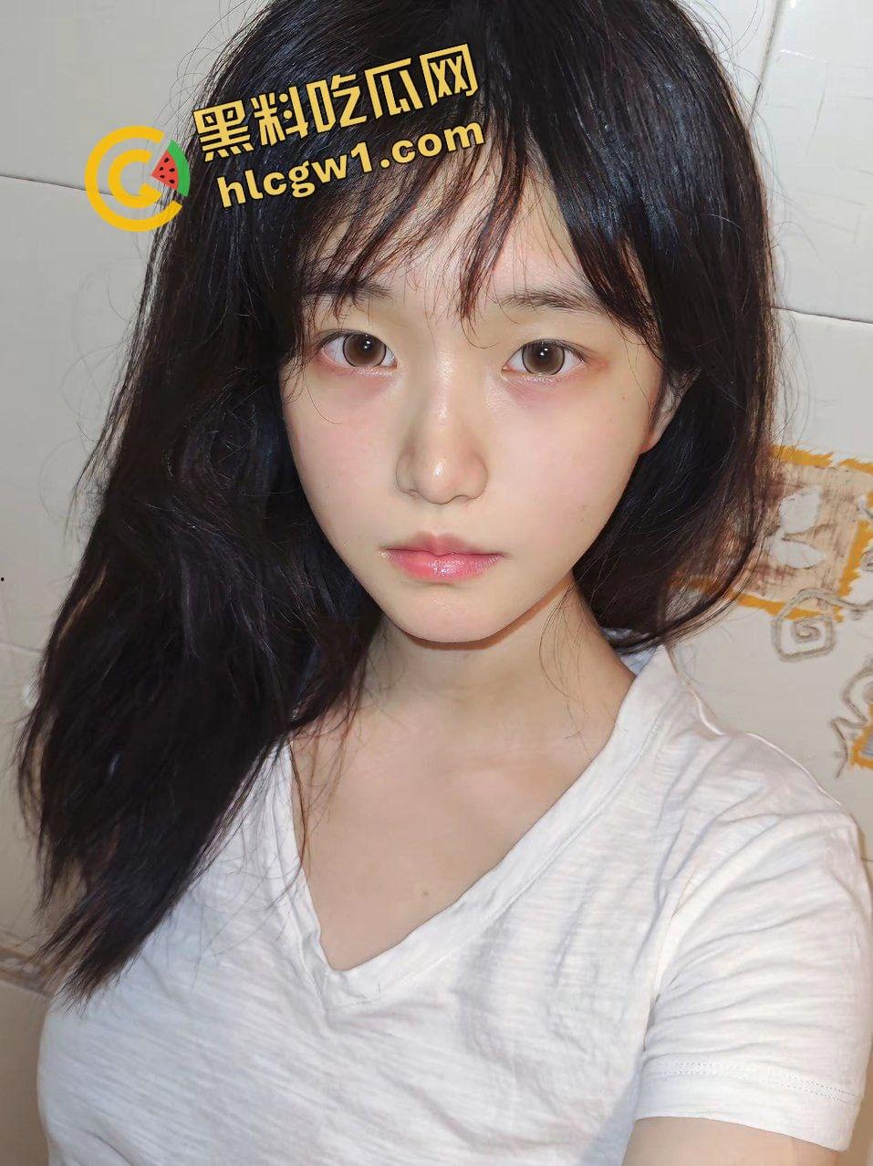 抖音155万粉丝清纯小太妹『一只忧郁的钢笔』嫩奶嫩逼反差嫩妹 与土豪蒙眼激情 独家曝光!-4