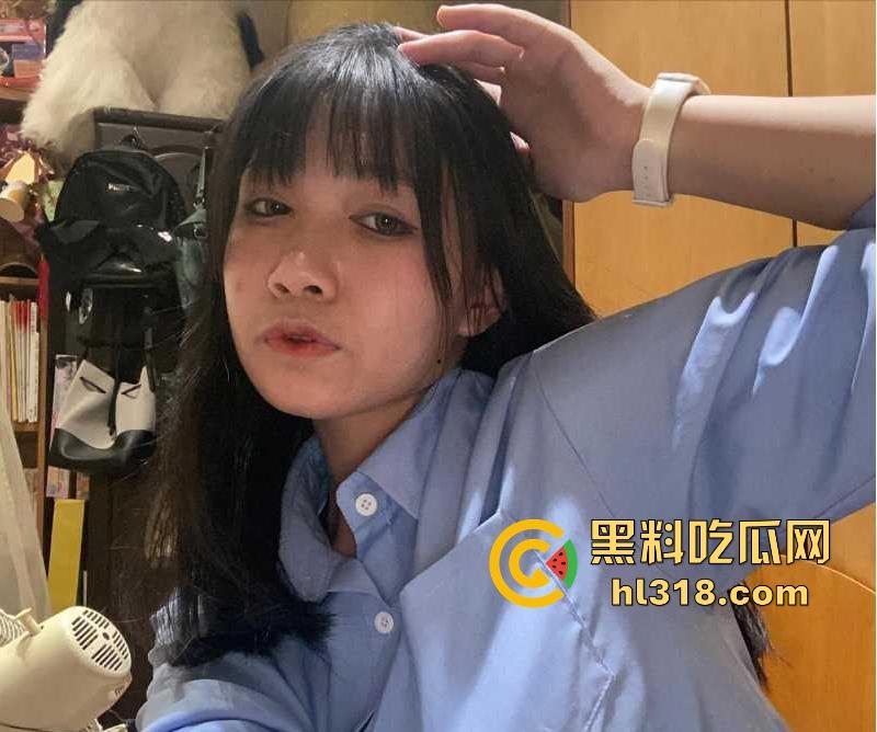 常州工商学院【黄文婧】可爱极品学生化身巨乳白虎小母狗,大胆揉奶自慰,哪知竟惨遭男友外流!-2