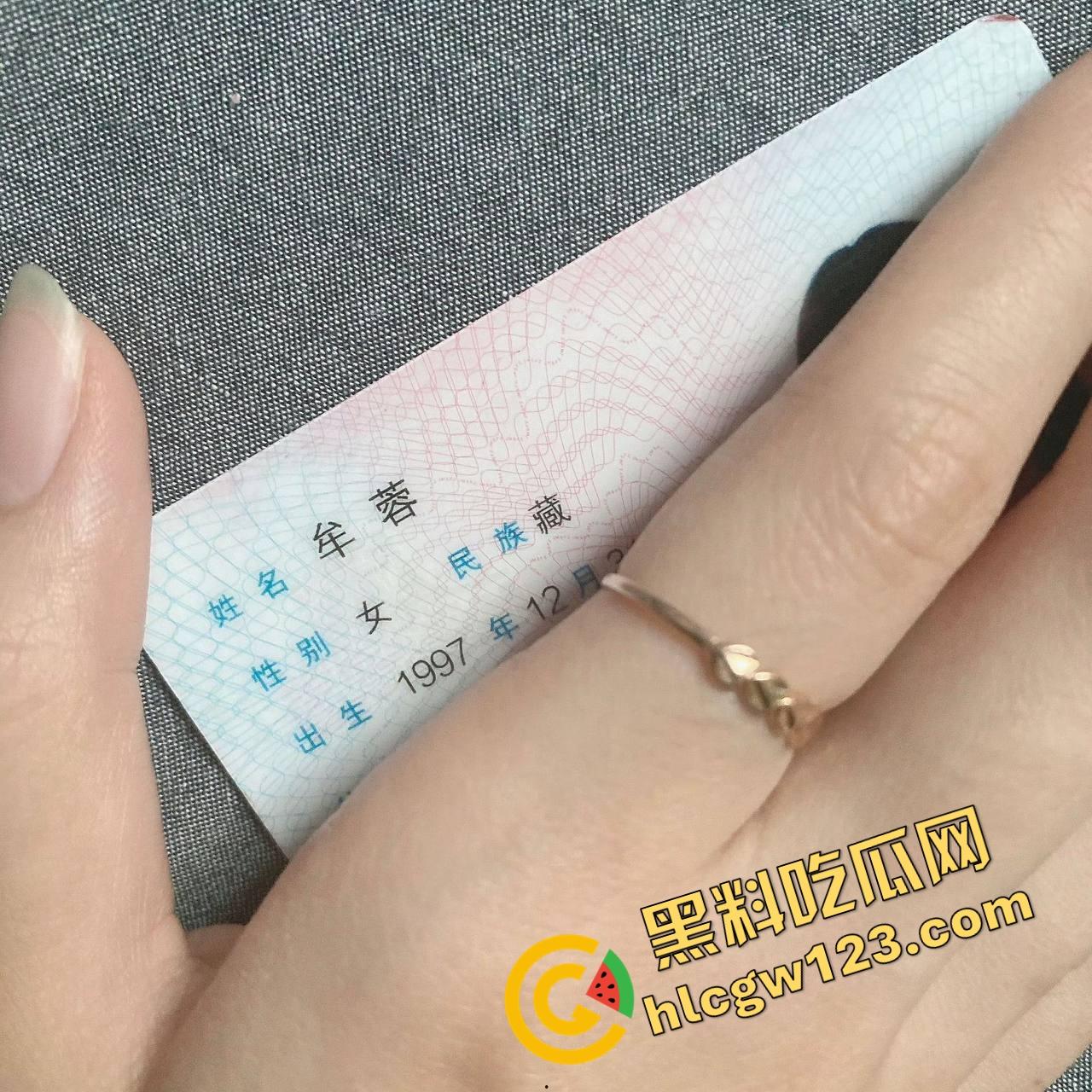 浙大是985 她是9X5【林依依】保研女神用乳头写作业，高颜值学姐被捆成狗，逼里插蜡全程湿！-9