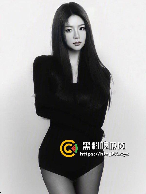 群里哥们女友给金主包养，洗逼里精液还报备，男主舔着等女友日完约会，真他妈绿帽王！-9