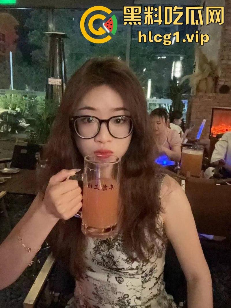 杭州街道女干部【俞佳琪】约炮发现竟是认识的人 发现被骗反告对方强奸！-11