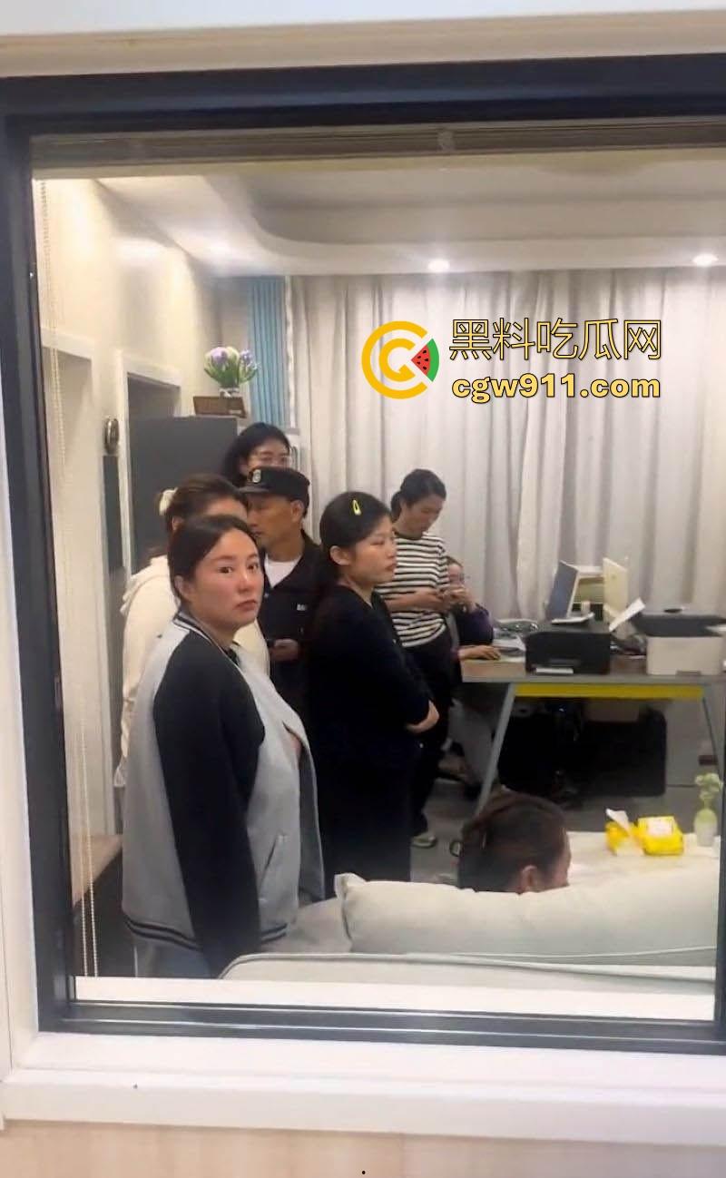 沂南米格派森学校虐童!大量家长上们要说法,掐肚子关黑屋捂脸,孩子浑身淤青哭喊,简直人渣不如!-5